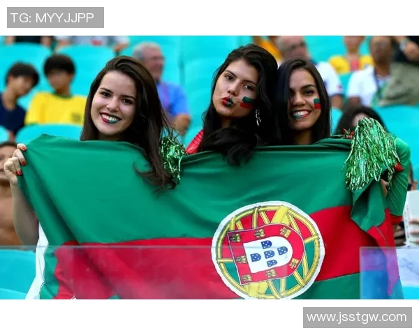 足球巨星携手美女同框亮相尽显绿茵场外独特魅力风采